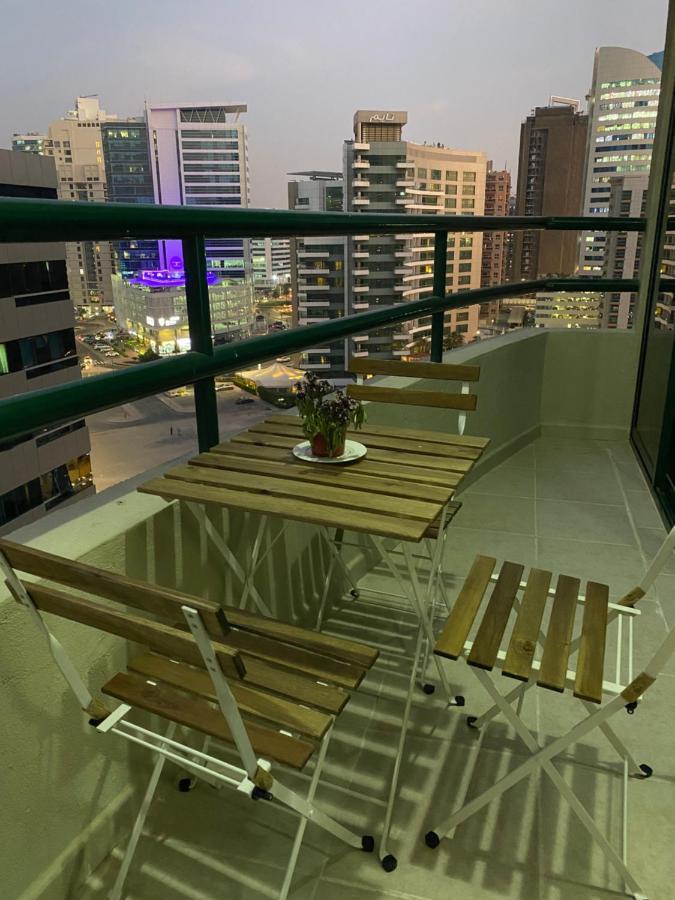 Nash Guest House Females Only Dubai Luaran gambar